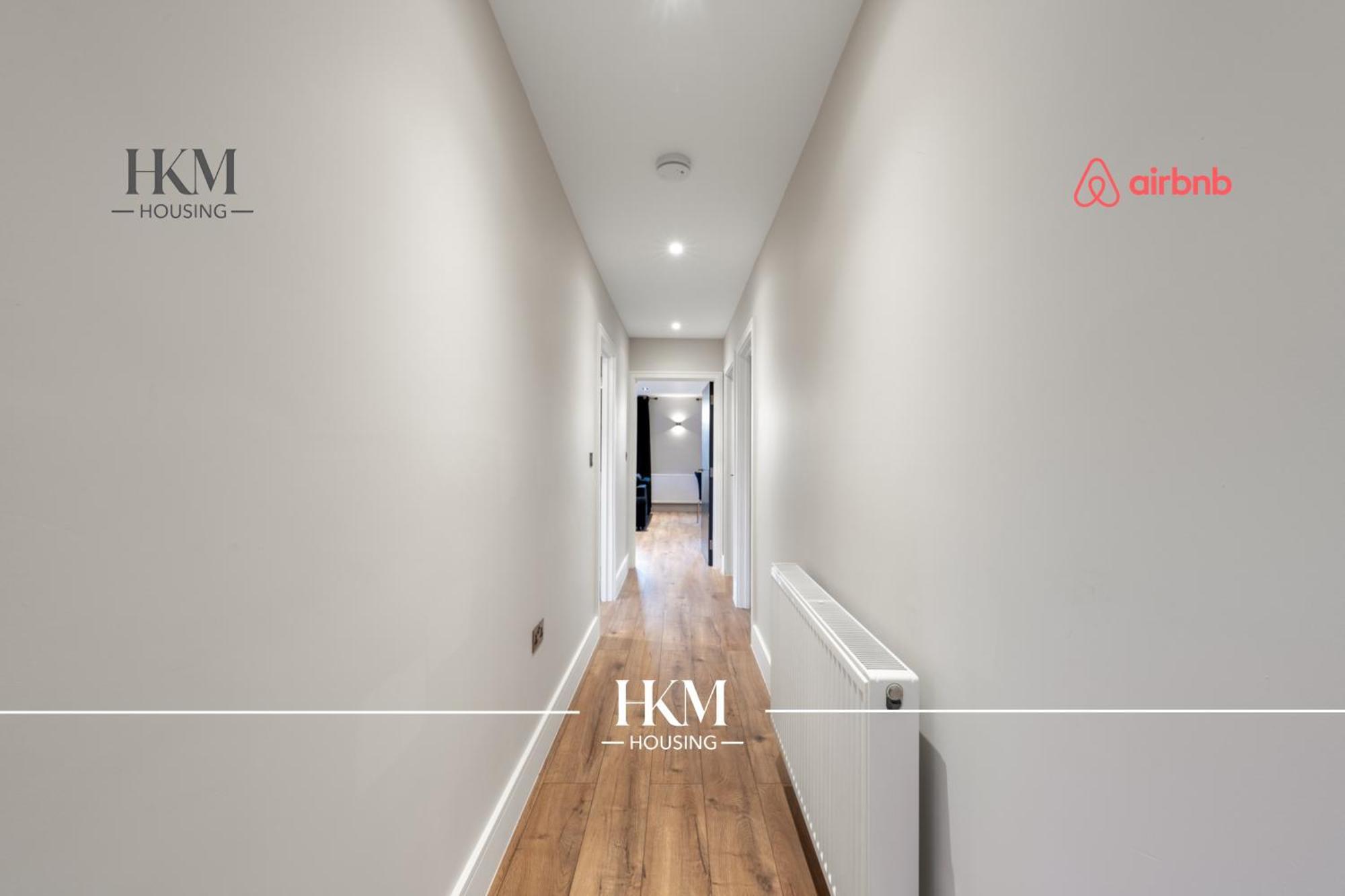 Premium Deals L Last-minute Escape L 1 X Super King Bed And 3 Single Beds L Wembley Stadium Location, Free Parking, Sleeps 8 L Elevate Living Estates Short Lets & Serviced Wembley Apartment
